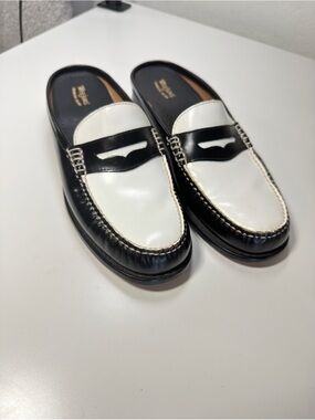 G.H. Bass & Co. Wynn mules 8.5